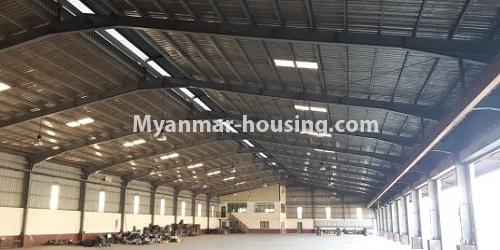 缅甸房地产 - 土地物件 - No.2541 - Warehouse for rent in Insein Zone (4)! - warehouse interior view