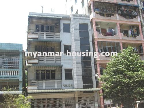 缅甸房地产 - 出租物件 - No.2136 - An apartment ground floor for rent in Kyee Myin Daing! - Front view of the building.