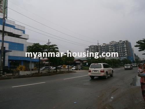 Myanmar real estate - for rent property - No.2389 - Good for rent in Ahlone tower! - View of the road.