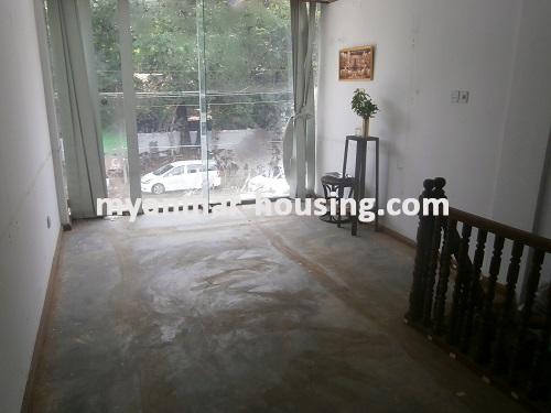 缅甸房地产 - 出租物件 - No.2533 - The apartment for rent on the main road for show room in Bahan! - View of the upstairs.