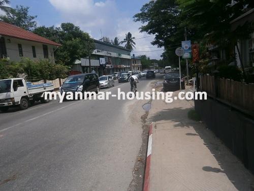 Myanmar real estate - for rent property - No.2533 - The apartment for rent on the main road for show room in Bahan! - View of the road.