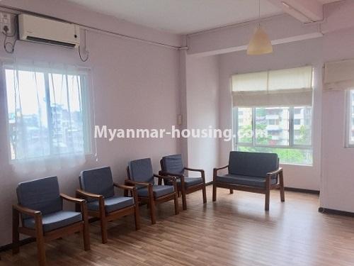 ミャンマー不動産 - 賃貸物件 - No.2635 - Good news for those who want to live near Dagon Centre II, Myaynigone, Sanchaung! - View of the living room.