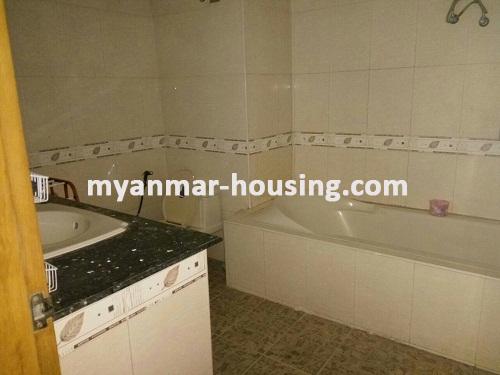 Myanmar real estate - for rent property - No.3211 - Excellent condo room for rent in Ahlone Township. - View of Bathtub