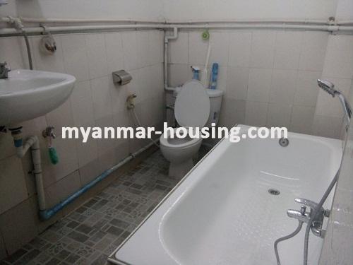 ミャンマー不動産 - 賃貸物件 - No.3495 - A good apartment for rent in Bahan Township. - View of Bath room and Toilet