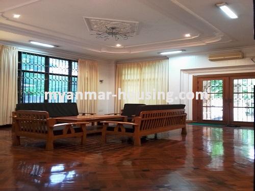 ミャンマー不動産 - 賃貸物件 - No.3504 - A nice villa for rent in Mayangone! - downstairs living room view