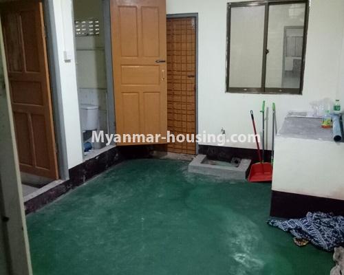 缅甸房地产 - 出租物件 - No.4295 - First Floor with no lift for rent in Kyee Myint Daing! - kitchen, bathroom and toilet