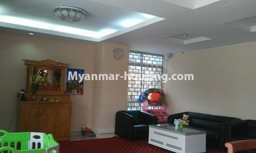 缅甸房地产 - 出租物件 - No.4364 - Yae Kyaw Complex condo room for rent in Pazundaung! - living room