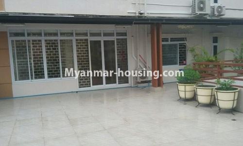 ミャンマー不動産 - 賃貸物件 - No.4364 - Yae Kyaw Complex condo room for rent in Pazundaung! - outside space