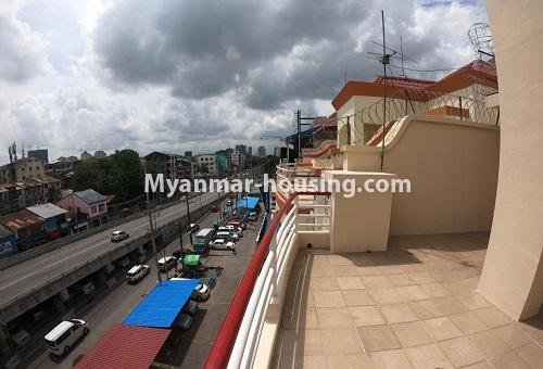 缅甸房地产 - 出租物件 - No.4576 - Shop House for rent in U Chit Maung Housing, Tarmway! - rooftop balcony and road view