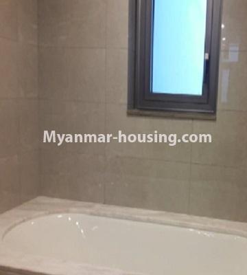 缅甸房地产 - 出租物件 - No.4785 - 2BHK Room in The Central Condominium for rent in Yankin! - bathroom view