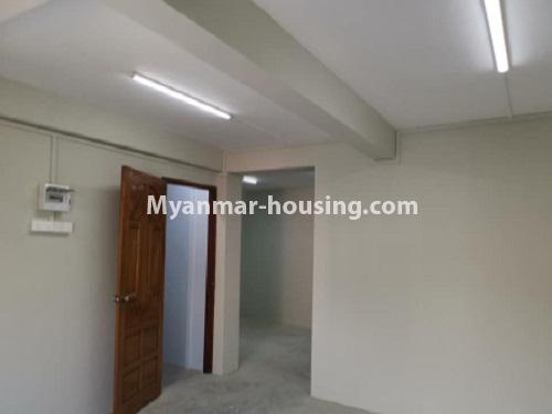 ミャンマー不動産 - 賃貸物件 - No.4797 - 2 BHK apartment room for rent in Tarmway! - inside layout view