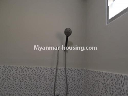 缅甸房地产 - 出租物件 - No.4797 - 2 BHK apartment room for rent in Tarmway! - bathroom view