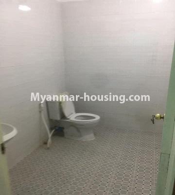 ミャンマー不動産 - 賃貸物件 - No.4842 - 3 BHK Dagon Tower room for rent near Shwedagon Pagoda, Bahan! - toilet view