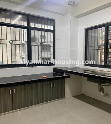 缅甸房地产 - 出租物件 - No.4847 - 2 BHK mini condominium room for rent in Kamaryut! - kitchen view