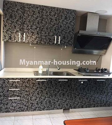 缅甸房地产 - 出租物件 - No.4848 - Kamaryut 3 BHK Nawarat Condominium room for rent! - kitchen view