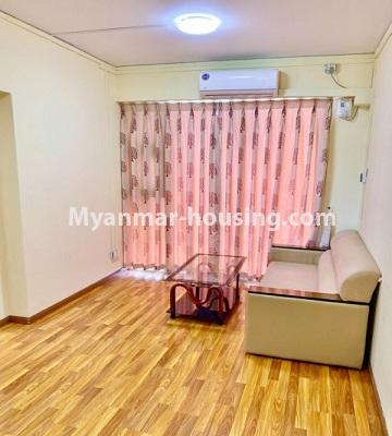ミャンマー不動産 - 賃貸物件 - No.4856 - 2BH Yadanar Hninsi Condominium room for rent in Dagon Seikkan! - living room view