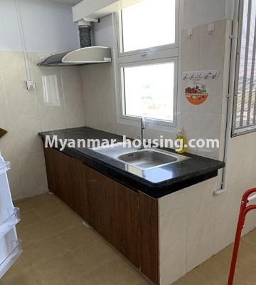 ミャンマー不動産 - 賃貸物件 - No.4856 - 2BH Yadanar Hninsi Condominium room for rent in Dagon Seikkan! - kitchen view