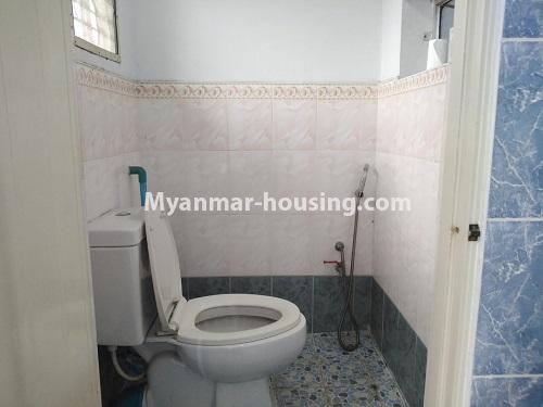 缅甸房地产 - 出租物件 - No.4886 - Yangon Downtown Furnished Condominium Room for Rent! - another toilet view