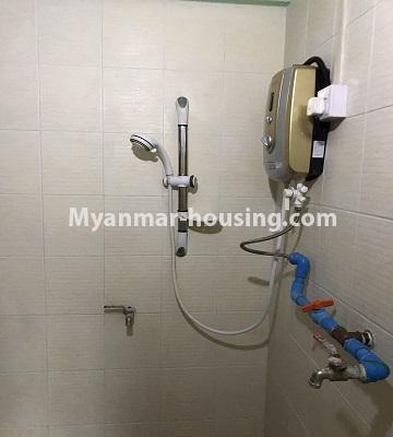缅甸房地产 - 出租物件 - No.4893 - Second Floor 2 BHK Apartment Room for rent in Yakin! - bathroom view