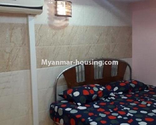 ミャンマー不動産 - 賃貸物件 - No.4909 - Two Bedroom Classic Strand Condominium Room with Half Attic for Rent in Yangon Downtown! - bed view 