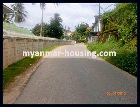 Myanmar real estate - for sale property - No.1462 - Do you want to live in Bahan! - View of the street.