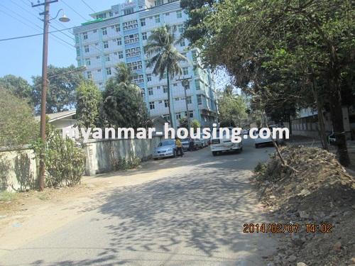 Myanmar real estate - for sale property - No.2147 - Good Myay Nu condo for sale ! - View of the street.