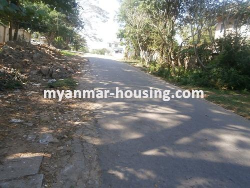 Myanmar real estate - for sale property - No.2269 - Good area for business for sale! - View of the street.