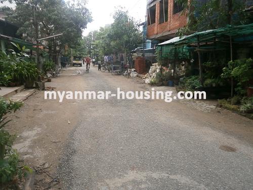 Myanmar real estate - for sale property - No.2640 - Top floor for sale in Hlaing available! - View of the street.