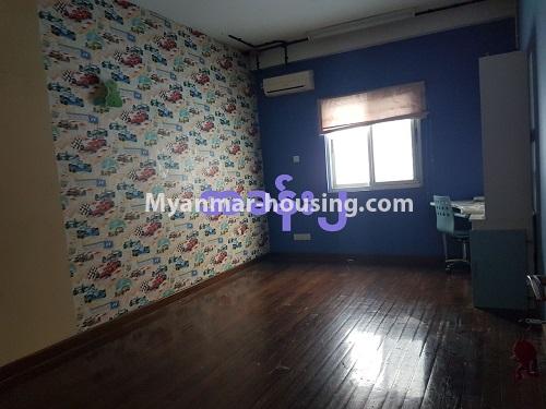 ミャンマー不動産 - 売り物件 - No.3284 - Large apartment room for sale near Yae Kyaw Market, Pazundaung! - single bedroom 1