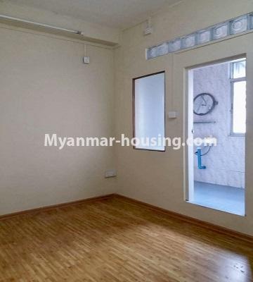Myanmar real estate - for sale property - No.3311 - Condominium room for sale in Downtown! - master bedroom