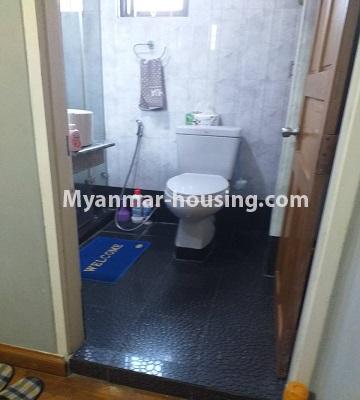 ミャンマー不動産 - 売り物件 - No.3382 - Apartment for sale in Kha Paung Housing, Hlaing! - bathroom view