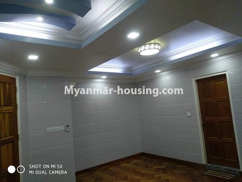 缅甸房地产 - 出售物件 - No.3383 - Newly built condominium room for sale on Laydaungkan Road, Than Gann Gyun! - master bedroom view