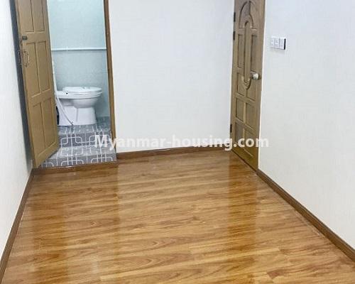 缅甸房地产 - 出售物件 - No.3393 - Well-decorated condominium room for sale in South Okkalapa! - master bedroom view