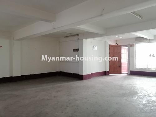 ミャンマー不動産 - 売り物件 - No.3417 - Fourth floor apartment for sale in Lanmadaw! - hall view