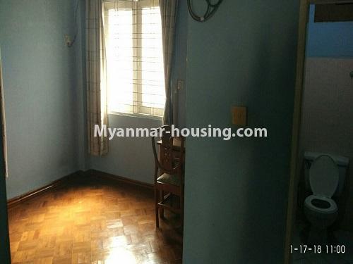 缅甸房地产 - 出售物件 - No.3422 - Forth floor with full attic for sale in Shwe Sapel Yeik Mon Housing, Kamaryut! - bedroom view
