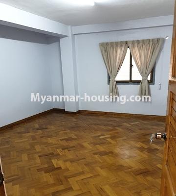 缅甸房地产 - 出售物件 - No.3430 - Newly renovated 2BHK apartment room for sale in Sanchaung! - bedroom view