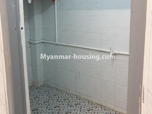 缅甸房地产 - 出售物件 - No.3431 - Newly renovated 3BHK condominium room for sale in Sanchaung! - common bathroom view