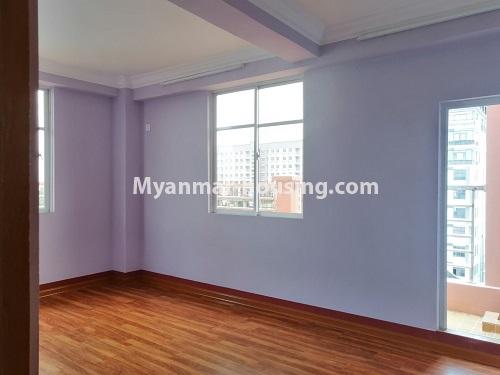 缅甸房地产 - 出售物件 - No.3477 - Large Botahtaung Penthouse with nice view for Sale! - bedroom view