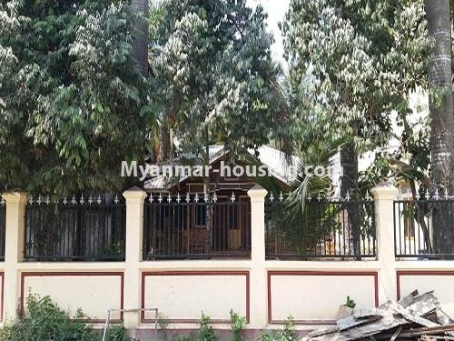 မြန်မာအိမ်ခြံမြေ -ခြံမြေနှင့် စက်ရုံဆက်စပ် ပိုင်ဆိုင်မှုများ property - No.2508 - မြောက်ဒဂုံစက်မှုဇုံတွင် ဂိုဒေါင်၊ ရုံးခန်း၊ အိမ် ငှါးရန်ရှိသည်။ - warehouse view