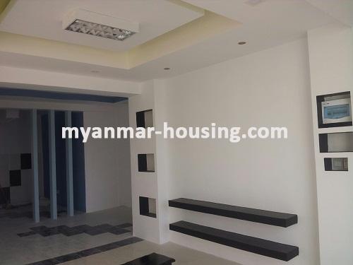 မြန်မာအိမ်ခြံမြေ - ငှားရန် property - No.1256 - ရွေှဝါလမ်းတွင် တိုက်ခန်းကောင်းတစ်ခန်းဌားရန် ရှိသည်။View of the living room