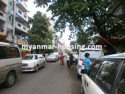 မြန်မာအိမ်ခြံမြေ - ငှားရန် property - No.1319 - N/AView of the street .