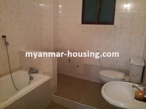 မြန်မာအိမ်ခြံမြေ - ငှားရန် property - No.1355 - N/AView of the washroom.
