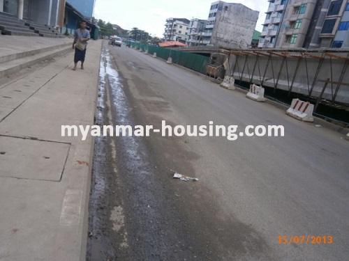 မြန်မာအိမ်ခြံမြေ - ငှားရန် property - No.1358 - N/AView of  the  road.