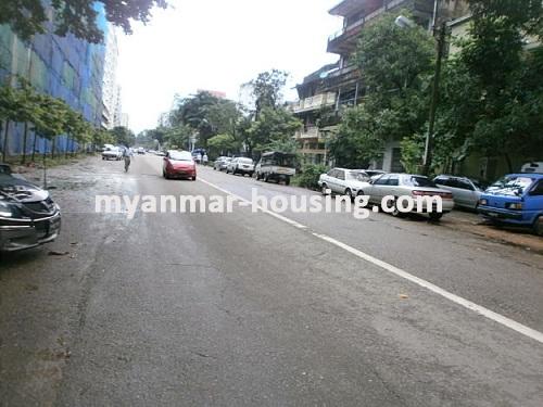 မြန်မာအိမ်ခြံမြေ - ငှားရန် property - No.1426 - N/AView of the road.