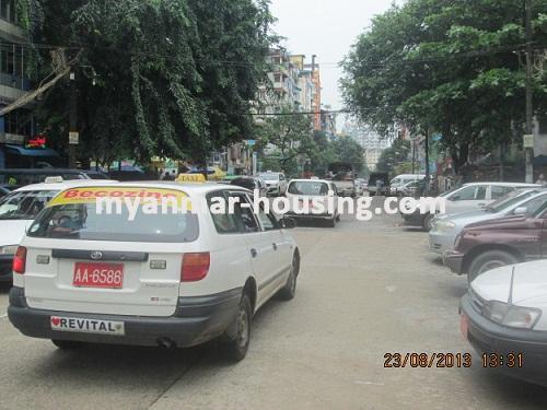 မြန်မာအိမ်ခြံမြေ - ငှားရန် property - No.1490 - N/AView of the road.