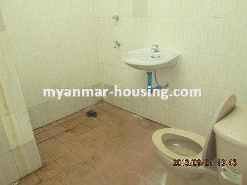 မြန်မာအိမ်ခြံမြေ - ငှားရန် property - No.1555 - N/AView of the wash room 