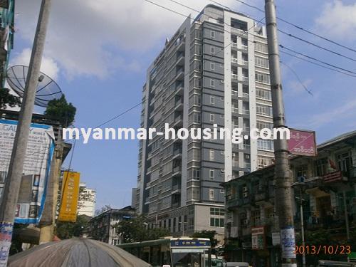 မြန်မာအိမ်ခြံမြေ - ငှားရန် property - No.1585 - N/ARear view of the building.