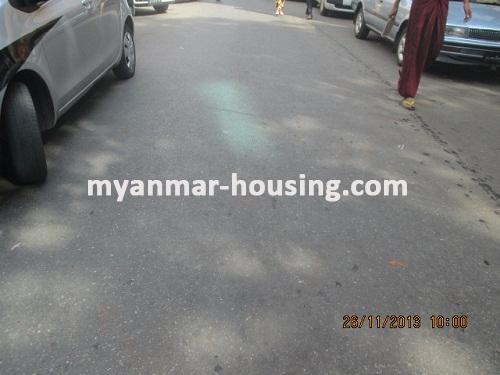 မြန်မာအိမ်ခြံမြေ - ငှားရန် property - No.1675 - N/AView of the street.