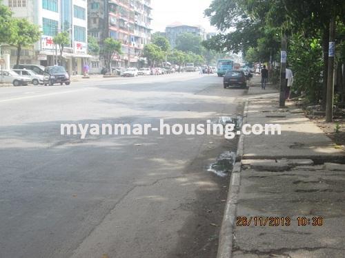 缅甸房地产 - 出租物件 - No.1676 - Nice location for rent in Kyaukdadar Township. - View of the road.