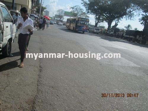 မြန်မာအိမ်ခြံမြေ - ငှားရန် property - No.1693 - N/AView of the road.